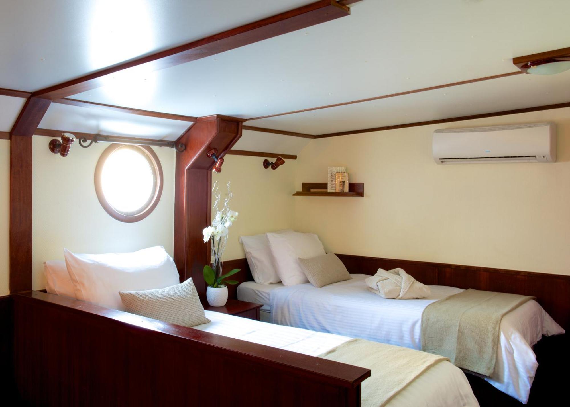 Bateau A Quai Le Chardonnay Hotel 4*