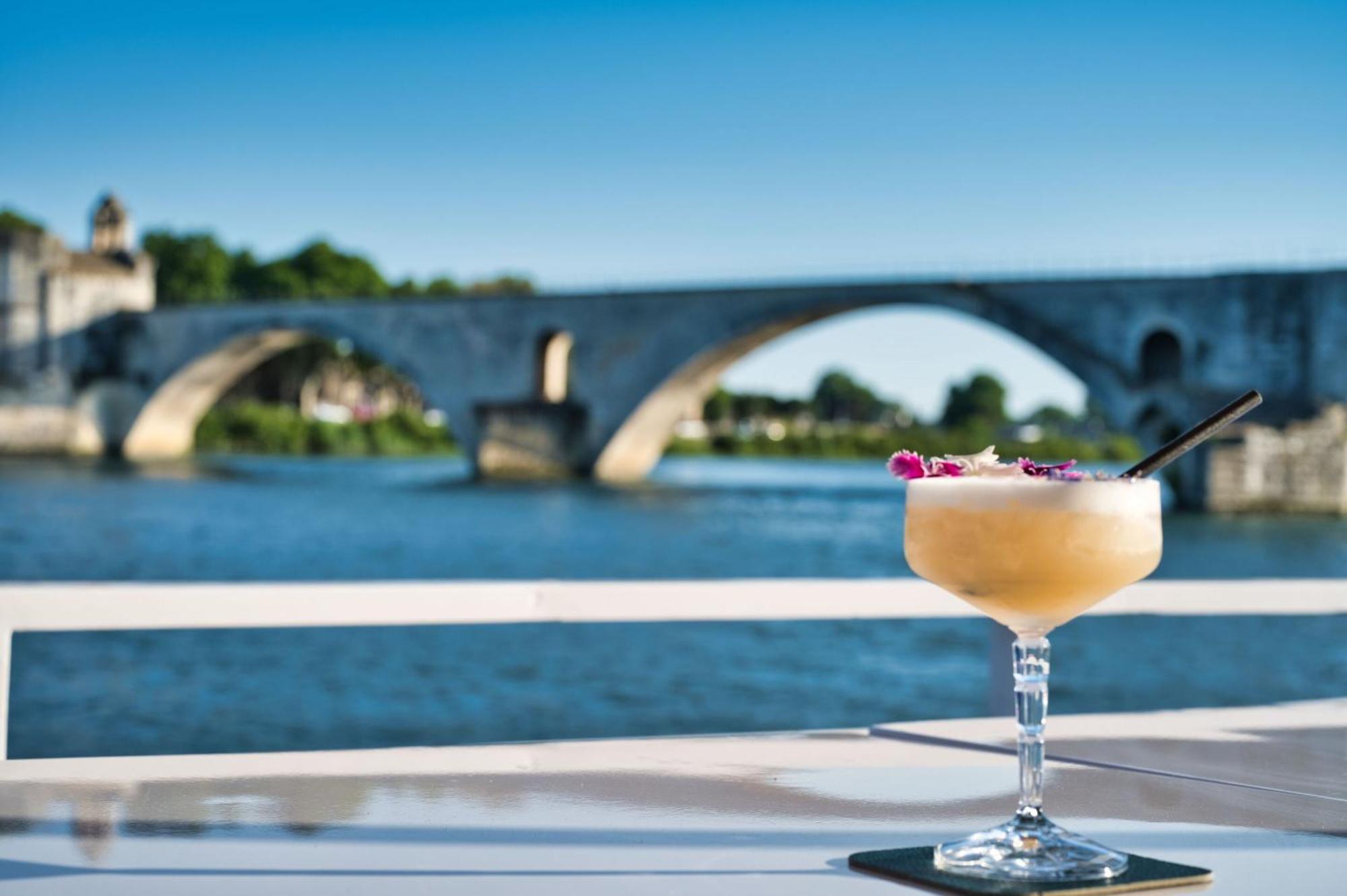 Bateau A Quai Le Chardonnay Hotel