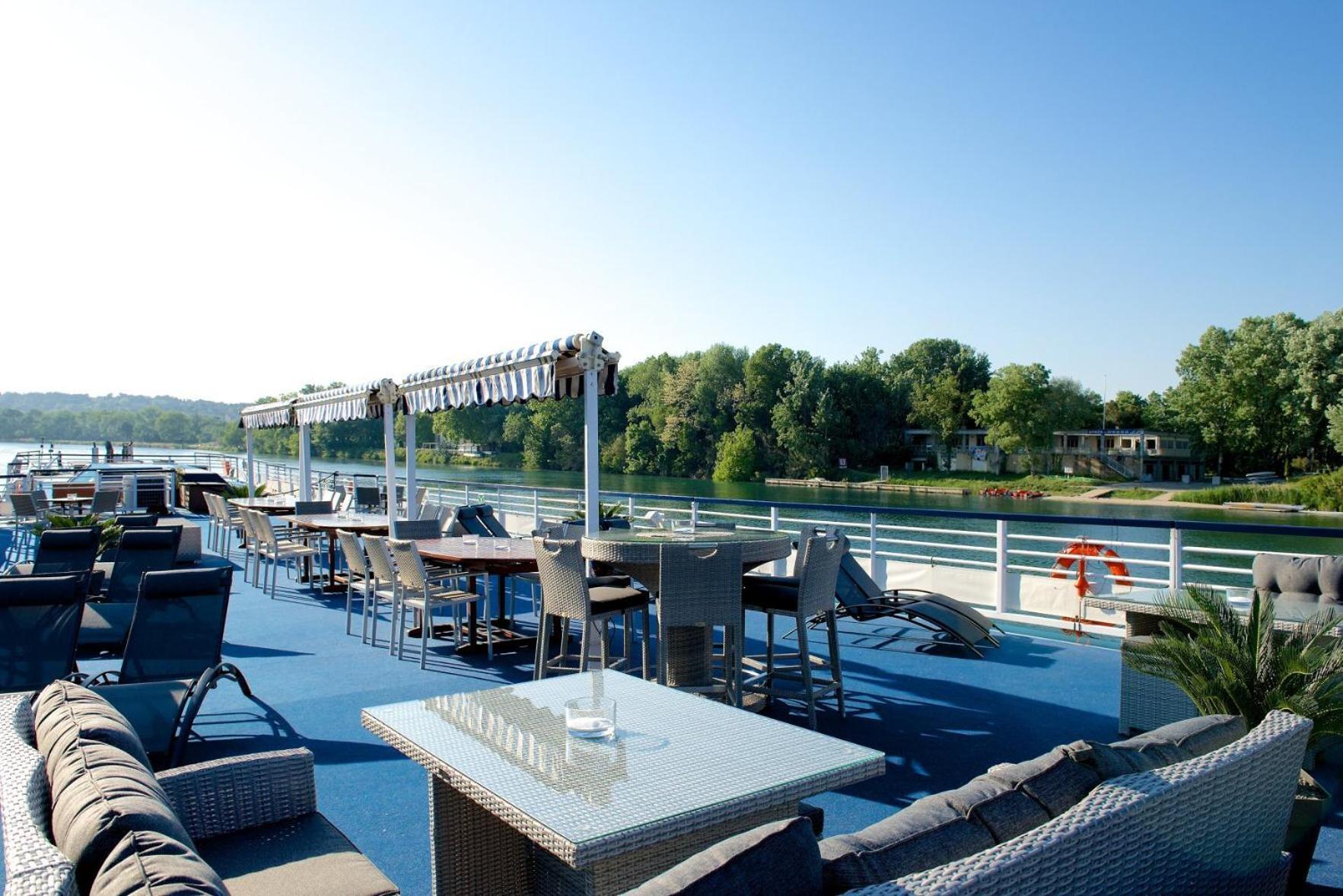Bateau A Quai Le Chardonnay 4* Avignon