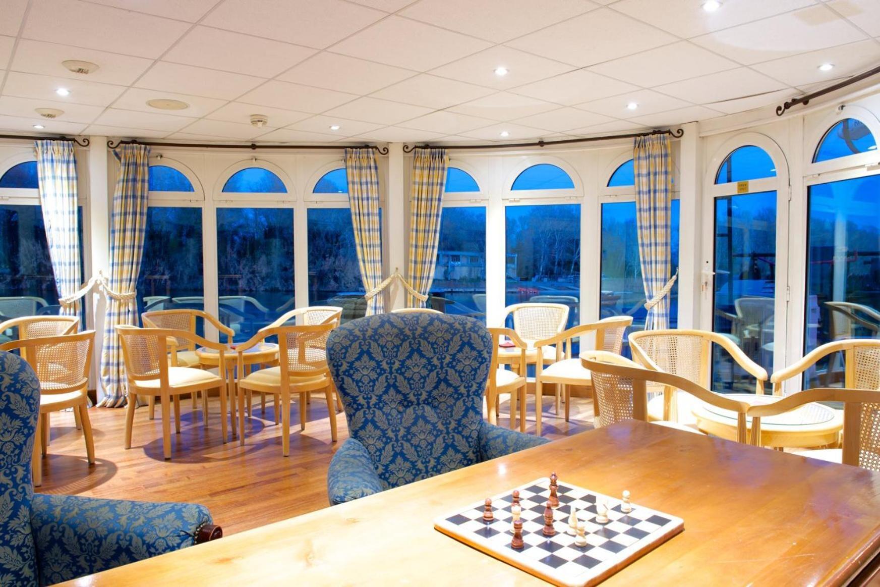 Hotel Bateau A Quai Le Chardonnay 4*